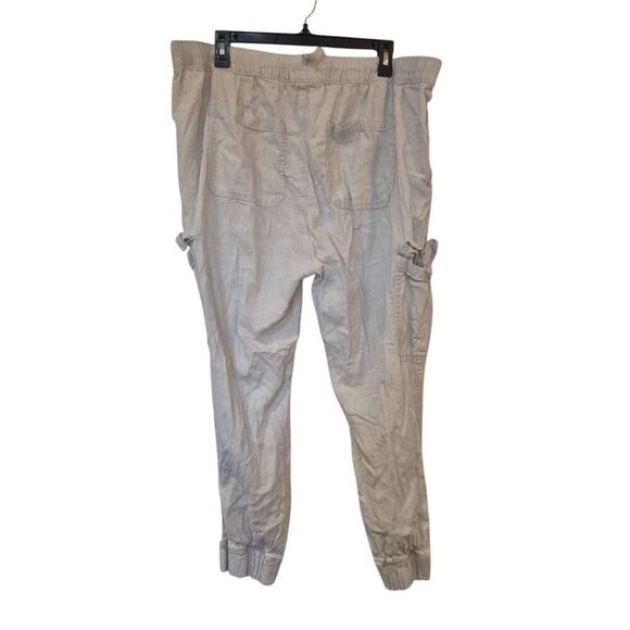 St. John's Bay Women's Ivory Cargo Jogger Drawstring Pants - Picture 8 of 10
